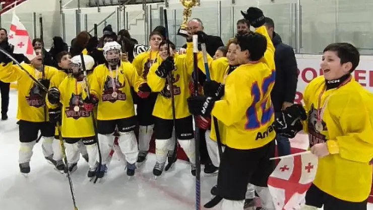 Erzurum Kupası Dostluk Müsabakalarında Minik Sporculardan Büyük Heyecan