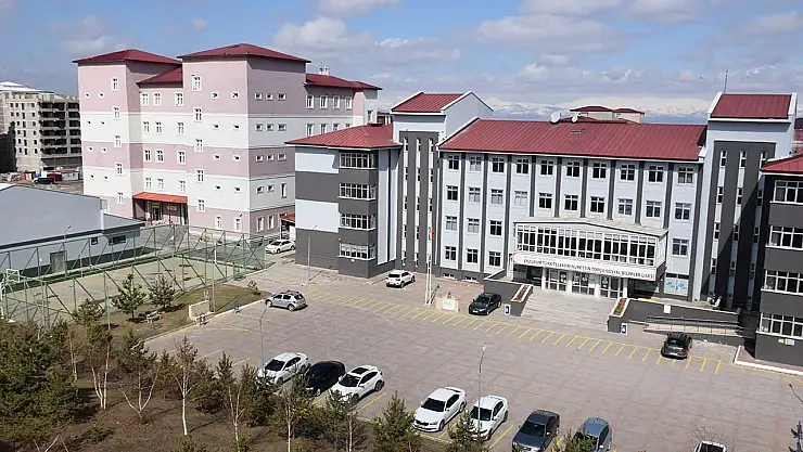 Erzurum Nurettin Topçu Lisesi, 2025 Üniversite Sınavları'nda büyük bir başarıya imza attı!