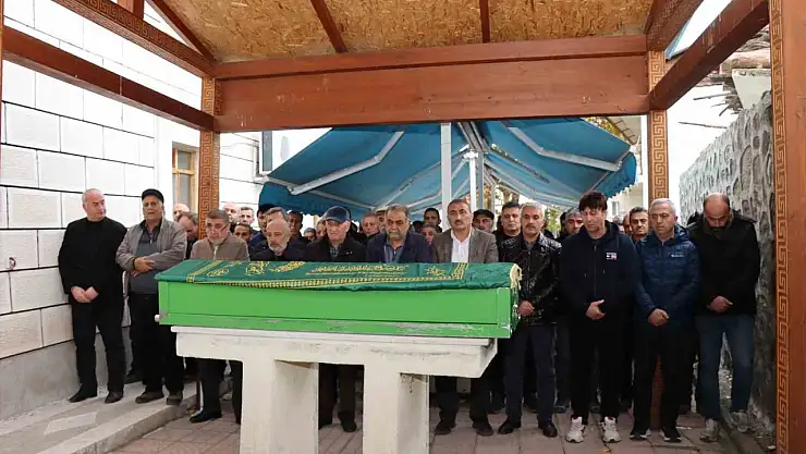 Erzurum'un Eski Belediye Başkanı Reşat Yıldırım Kalp Kriziyle Hayatını Kaybetti