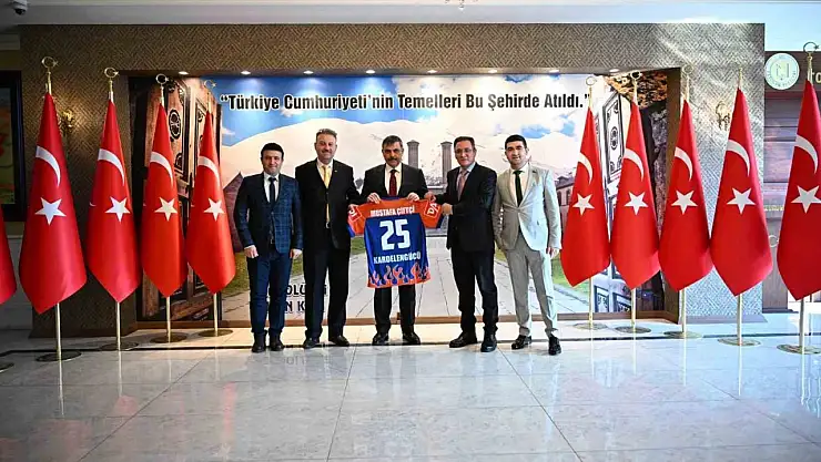 Erzurum'un Genç Kulübü Kardelengücü, Vali Çiftçi ile buluştu