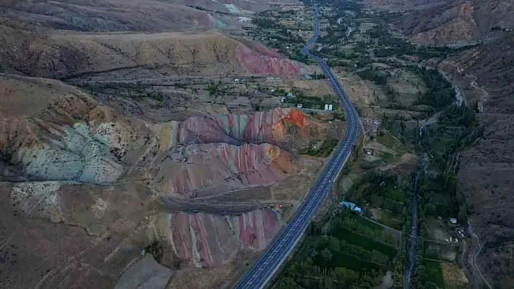 Erzurum'un Gökkuşağı Tepeleri: Doğa Fotoğrafçıları için Yeni Cennet!