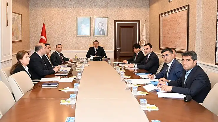 Erzurum Valiliği'nde İlçe Vakıfları Performans Değerlendirme Toplantısı Yapıldı