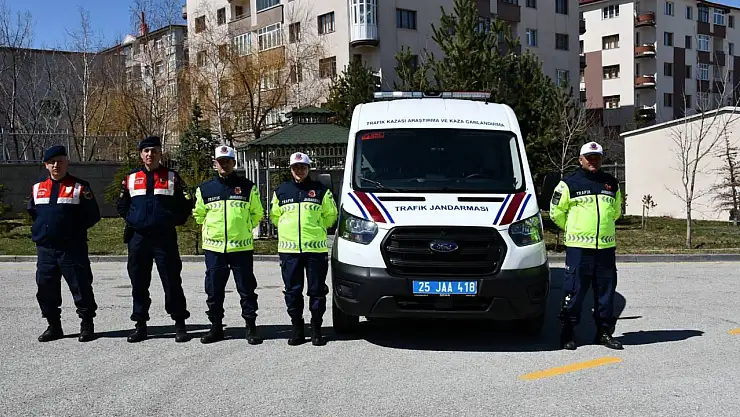 Erzurum Valiliğinden Kamuoyuna Duyuru Jandarma KARACA Timi Trafik Kazalarını Aydınlatıyor