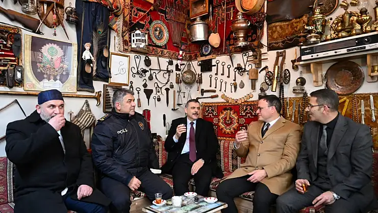 Erzurum Valisi Çiftçi: Bat Pazarı'ndaki Esnafla Geleneksel Ziyaret Gerçekleştirdi