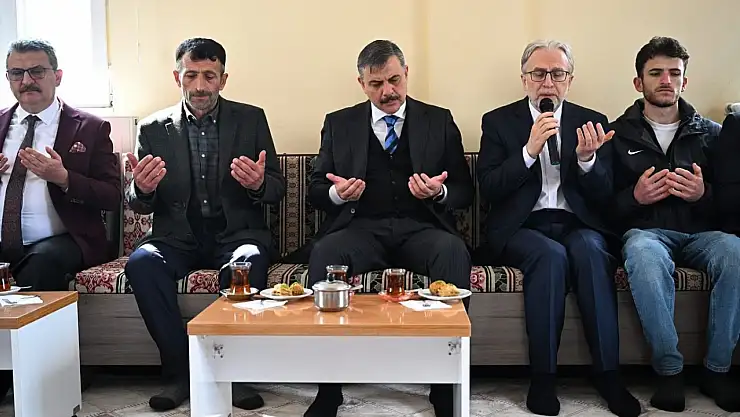 Erzurum Valisi Çiftçi şehit Taha Nergiz'in ailesinin acısını paylaştı