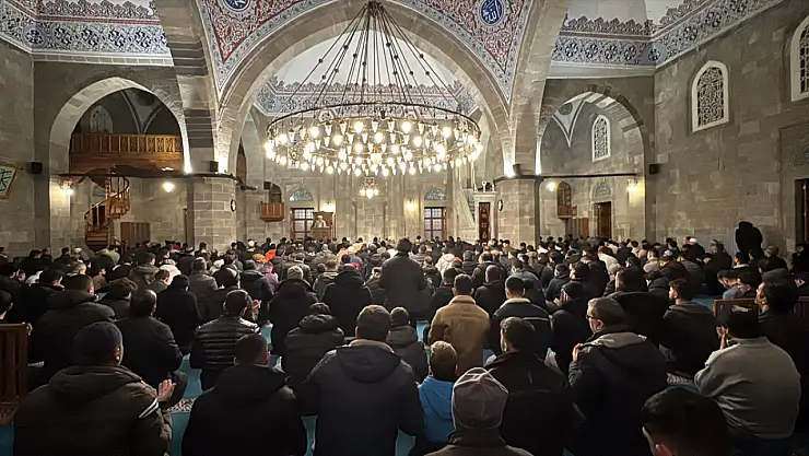 Erzurum ve Ardahan'da Miraç Kandili maneviyatıyla idrak edildi