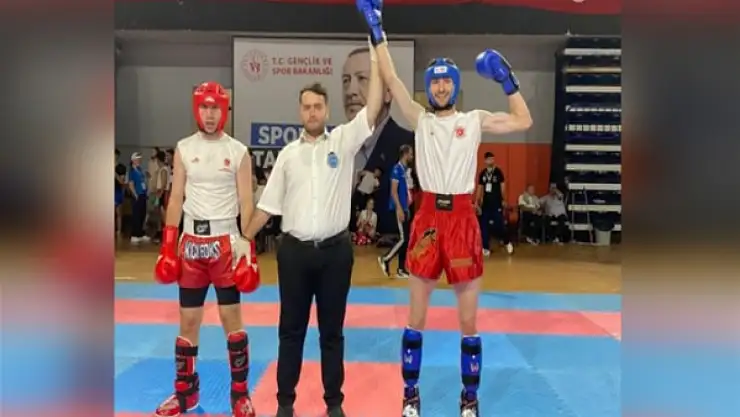 Erzurumlu sporcular Kick Boks Şampiyonasında dereceyle döndü