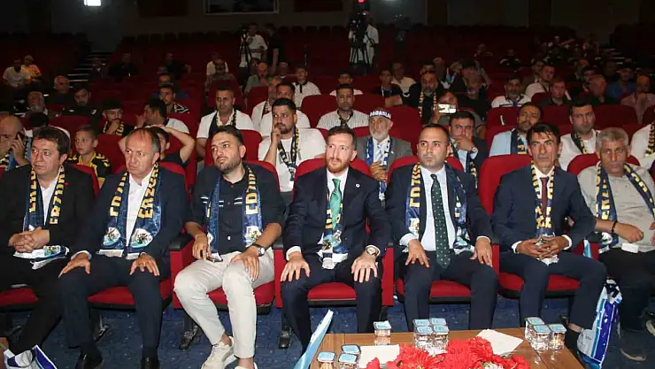 Erzurumspor FK Genel Kurulu'nda Ahmet Dal yeniden başkan seçildi, yeni logo ve forma tanıtıldı!