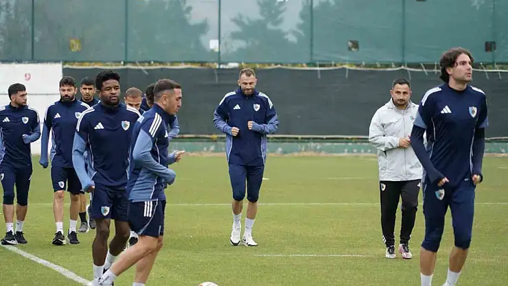 Erzurumspor FK, Vanspor maçı öncesi hazırlıklarını sürdürürken iki oyuncusundan yararlanamıyor
