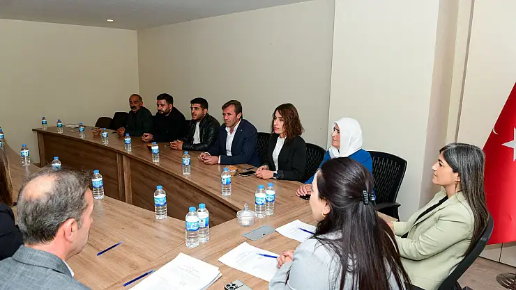 Eş Başkan Şedal, Çatak Belediye Meclis Toplantısına Katıldı