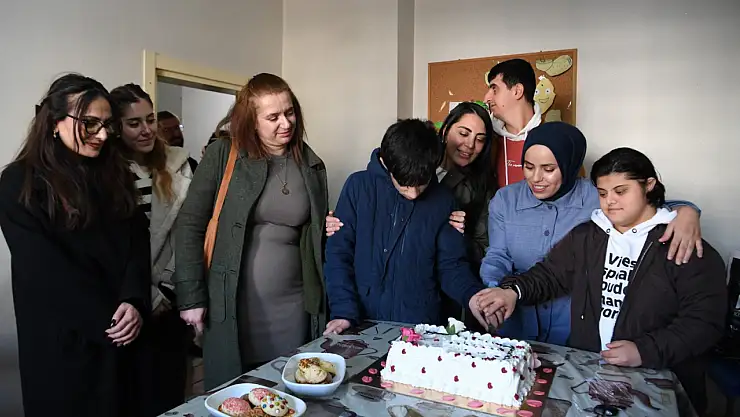 Eşbaşkan Sayılğan'dan Özel Eğitim Öğrencilerine Anlamlı Ziyaret