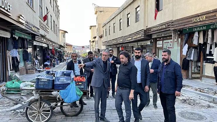 Eşbaşkan Söylemez, Tarihi Çarşıda Devam Eden Yenileme Çalışmalarını İnceledi