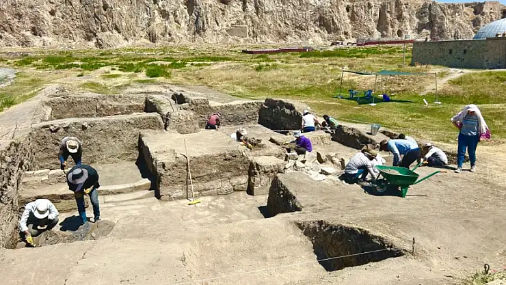 Eski Van Şehri'nde 1. Dünya Savaşı'na ait gülle ve mermi kovanları bulundu