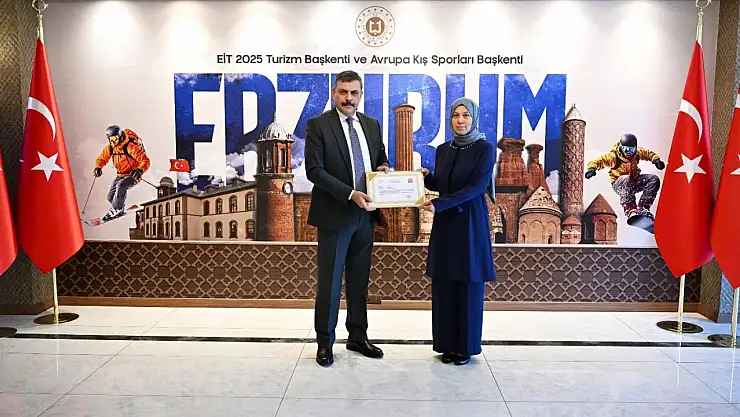 Esra Uslu Öztürk'e Vali Çiftçi'den Teşekkür ve Başarı Belgesi Töreni düzenlendi