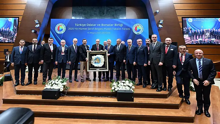 ETSO Meclis Üyesi Mehmet Melik Kaya'ya TOBB Hizmet Şeref Belgesi ve Plaket Takdim Edildi