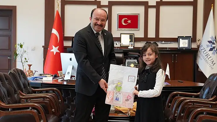 ETÜ Rektörü Çakmak, 23 Nisan'da makamı çocuklara devretti!