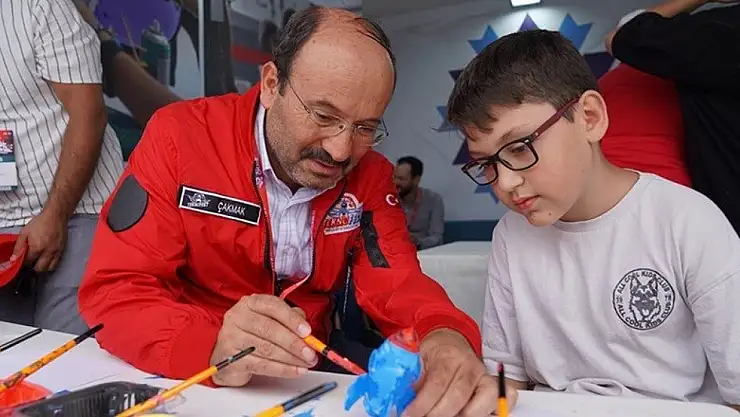 ETÜ, TEKNOFEST 2025'te Teknoloji ve Bilimi Eğlenceli Hale Getiriyor