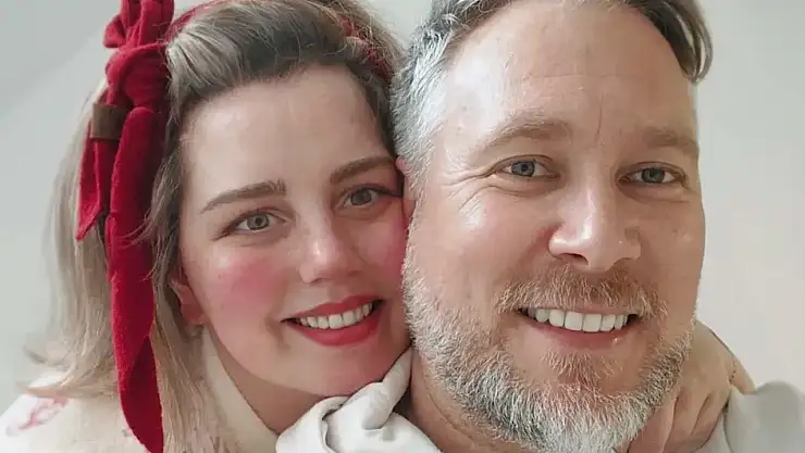 Evre Başak Okumuş'un Eşi Philip Clarke Kimdir? Nereli ve Ne İş Yapıyor?