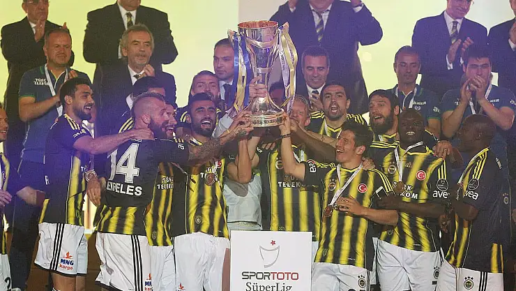 Fenerbahçe'nin Son Şampiyonluğu ve Süper Lig'deki Performansı Ayrıntılarıyla!