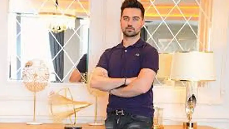 Ferhat Günay: Müstehcen partilerle gündemde, Feyza Civelek'le birlikteliği merak konusu!