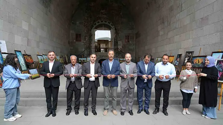Fesih Özyurt, Erzurum'da Çifte Minareli Medrese'de 15. kişisel sergisini açtı!