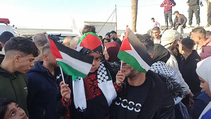 Filistinli mahkumlar Gazze'ye döndü