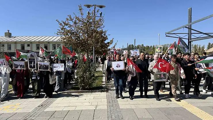 Gazze İçin Yürüyüş: Van YYÜ, İnsanlığa Duyarlılık Çağrısında Bulundu