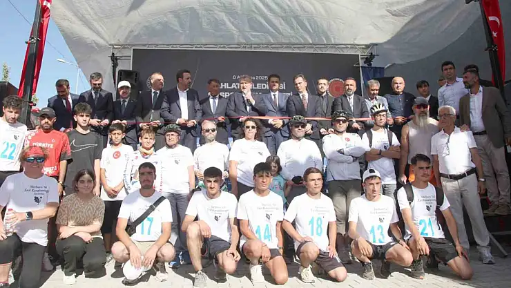 Gençlik ve Spor Bakanı Osman Aşkın Bak, Bitlis'te Ziyarette Bulundu