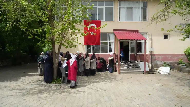 Görev Başında Yıldırım İsabet Eden Asker Şehit Oldu