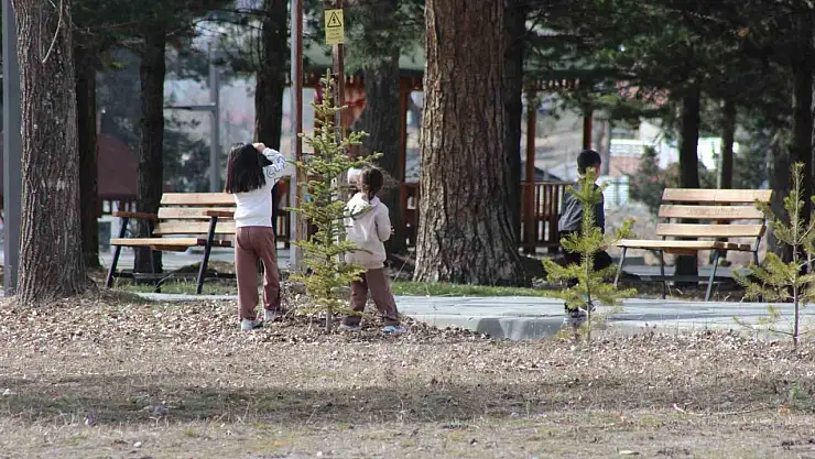 Güneş yüzünü gösterdi, Karslılar soluğu dışarıda aldı