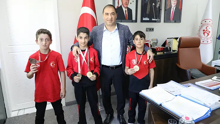 Güreş müsabakalarında Ağrılı sporculardan gururlandıran başarı
