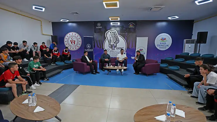 Güreşseverlerle Buluşan Türkiye Güreş Federasyonu Başkanı Akgül, Kars'taki Etkinlikte Fikirlerini Paylaştı