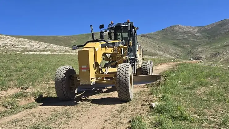 Gürpınar Belediyesi Fen İşleri Müdürlüğü Çalışmalarına Aralıksız Devam Ediyor