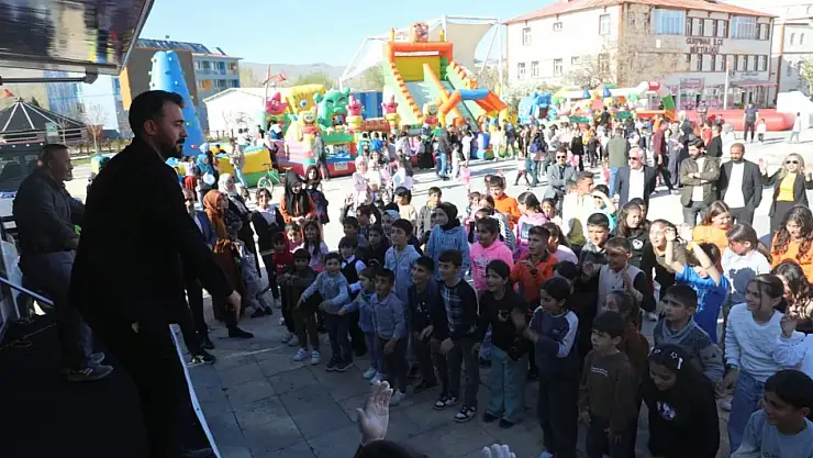 Gürpınar'da Çocuk Şenliği Coşkusu İkinci Kez Yaşandı