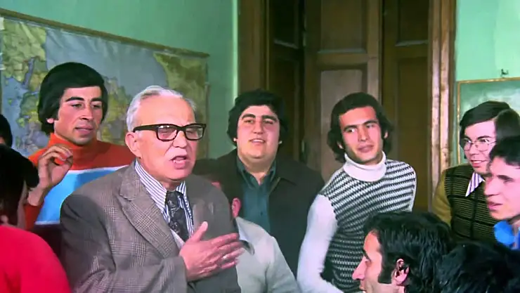 Hababam Sınıfı Paşa Nuri Ne Öğretmeni?