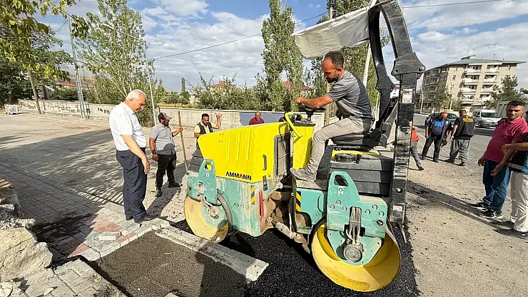 Hafta sonu mesaisi: Başkan Yakut yol onarımlarını inceledi
