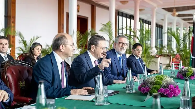 Hakan Oral, Nairobi'de Kenya Cumhurbaşkanı Ruto ile ticaret ve gümrük vergileri üzerine görüştü
