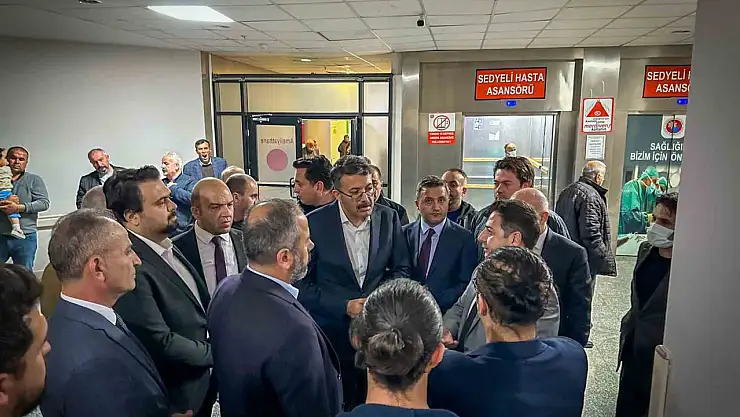 Hakkari Valisi Çelik, Van'daki trafik kazasında yaralılara hastanede destek ziyaretinde bulundu.