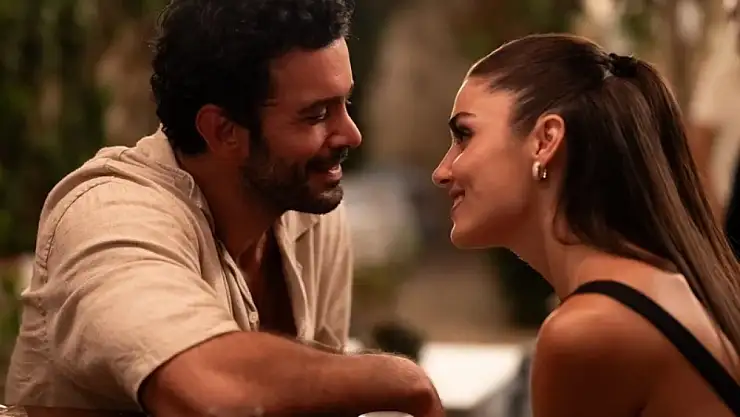 Hande Erçel ve Barış Arduç, izleyicileri ateşli sahneleriyle büyülemişti! Yeni proje için yeniden partner olacaklar!