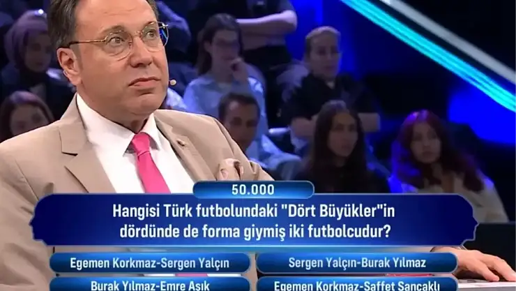 Hangisi Türk futbolundaki 'Dört Büyükler'in dördünde de forma giymiş iki futbolcudur?
