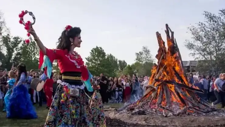 Hıdırellez tuz yiyip yatmak günah mı? HIDIRELLEZ DİLEK DUASI NEDİR: Hıdırellez duası ne zaman yapılır, kaç kez okunur? Hıdırellez dilek duası okunuşu ve anlamı! Hıdırellez tuz ritüeli duası! 5-6 Mayıs Hıdırellez Günü'nde neler yapılır?