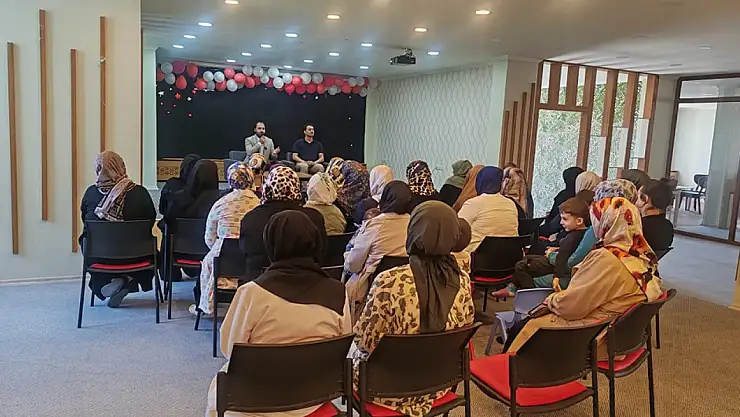Hınıs Müftülüğü'nden Kadınlara Yönelik Aile Semineri