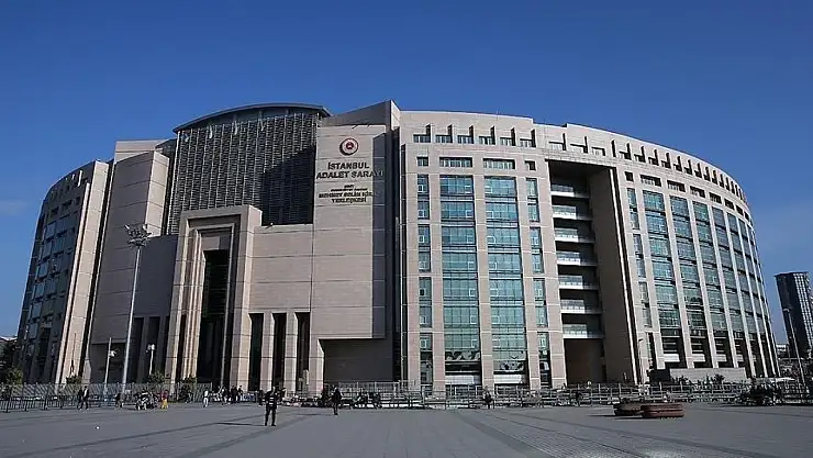 İBB'de reklam alanlarında ihale dışı kiralama iddiası