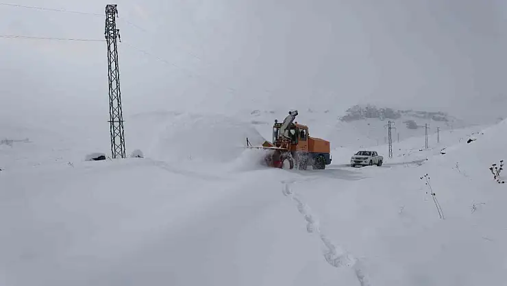 Iğdır'da 4 gündür süren kar esareti sona erdi