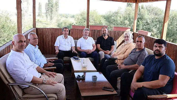 İğdır'da AK Parti, iş insanları ile toplumsal meseleler üzerine önemli etkinlik düzenledi