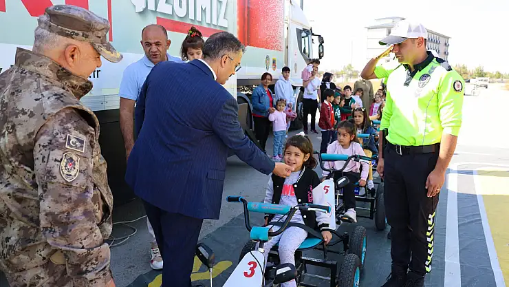 Iğdır'da Çocuklara Trafik Bilinci Eğitimi: Mobil Trafik Tırı Ziyareti