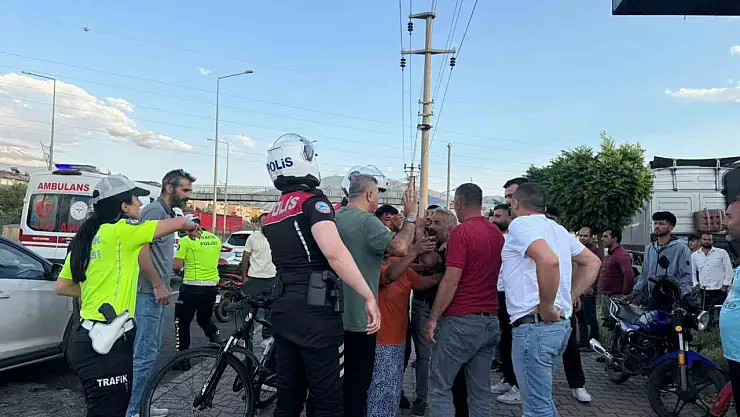 Iğdır'da İran Plakalı Araç Küçük Bir Çocuğa Çarpma Kaza Geçirdi