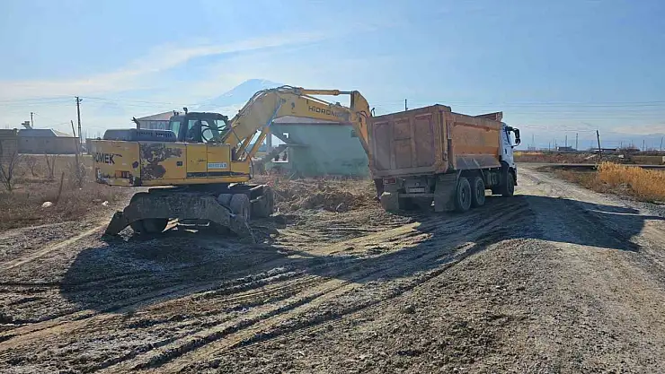 Iğdır'da metruk binalar tarihe karıştı