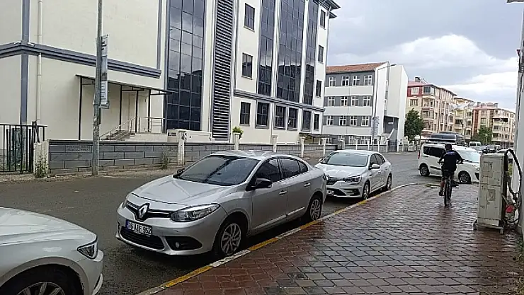 Iğdır'da mevsim normalleri dışındaki hava koşulları vatandaşları zor durumda bırakıyor