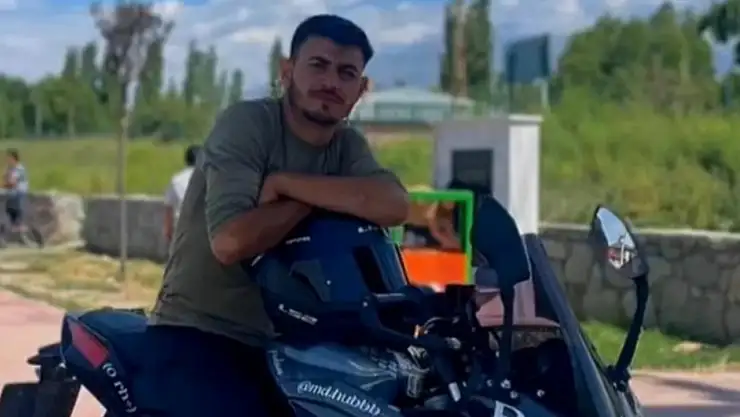 Iğdır'da motosiklet traktör römorkuna çarptı, sürücü hayatını kaybetti